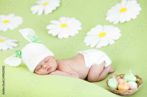 newborn baby girl sleeping ...