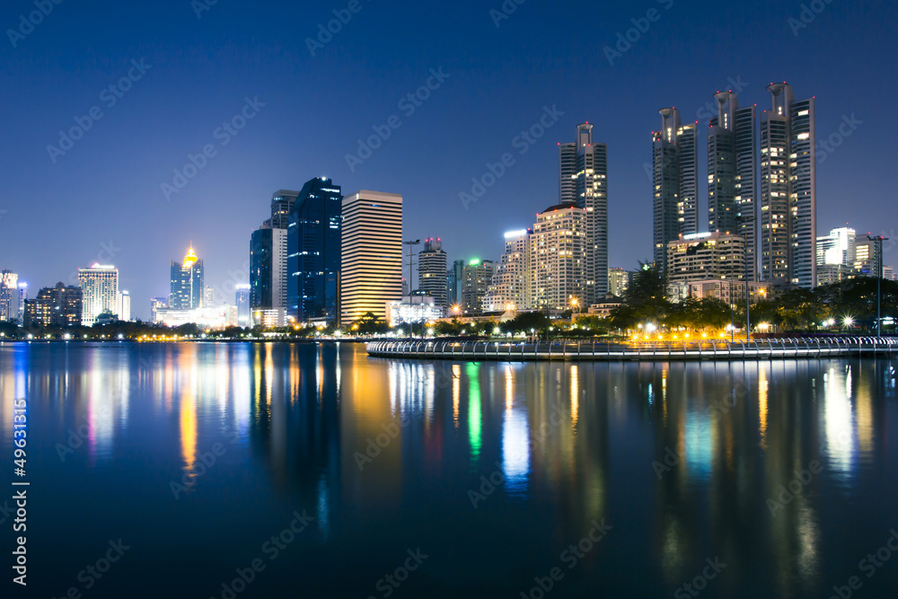 Fototapeta premium cityscape and towers with twilight Benchakitti Park