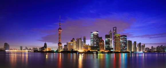 Papier peint photo Shanghai Lujiazui à l'aube quartier financier  © Aania