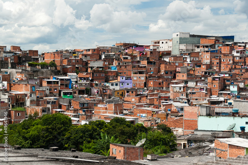 Favela in Sao Paulo © Cifotart