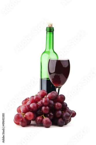glass wine and grapes