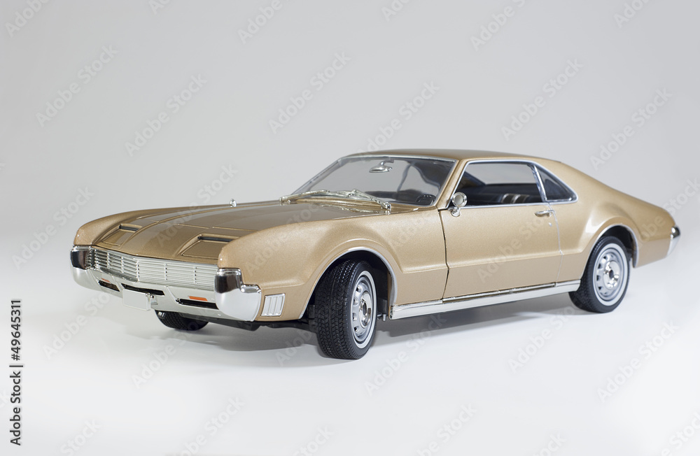 Fototapeta premium klasik otomobil tornado 66