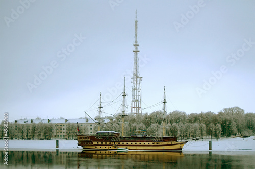 Canvastavla Floating Restaurant Frigate Flagman