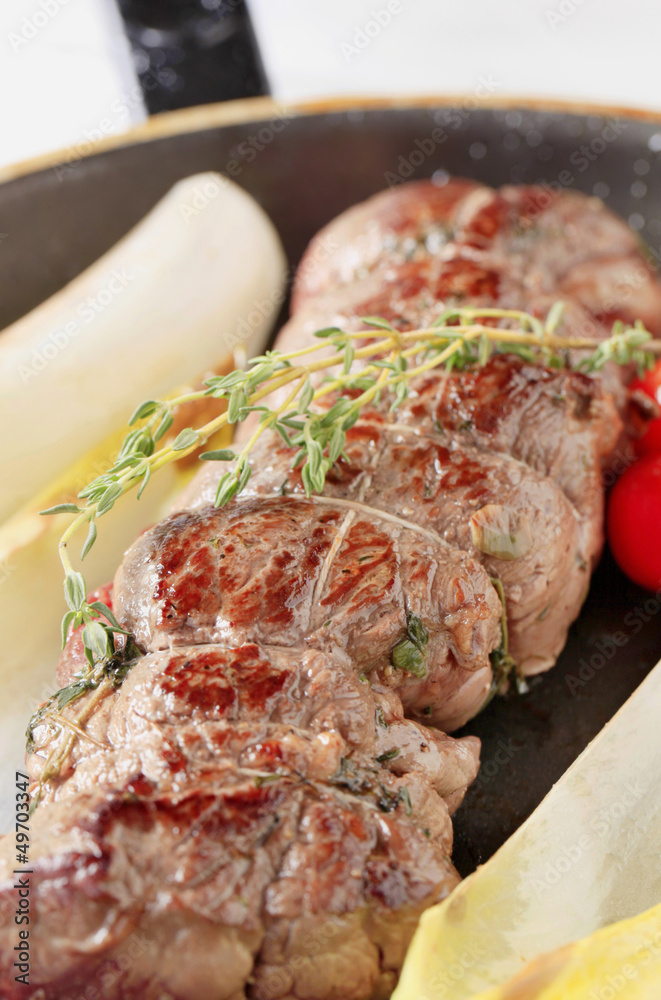 Obraz premium Stuffed meat roulade
