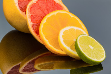 Keuken achterwand Plakjes fruit Sinaasappel plakjes oranje vitamine boost  © Gina Sanders