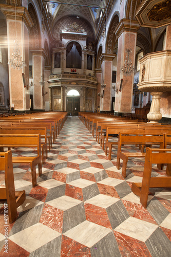 interieur d'eglise corse (eglise ste marie à Bastia)