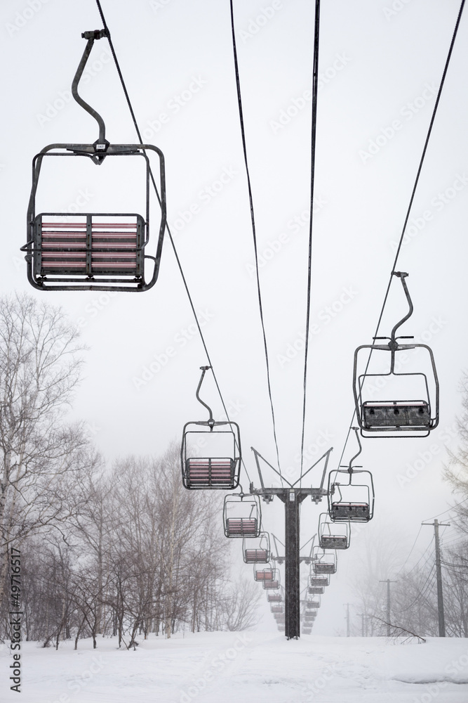 Obraz premium Empty Chairlift