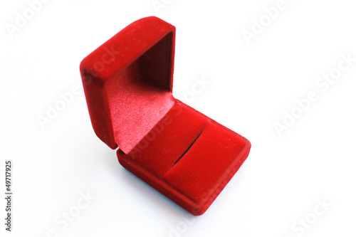 Red jewelry box to putting rings