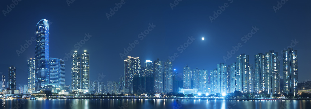 Fototapeta premium Księżyc w pełni nad Hongkongiem