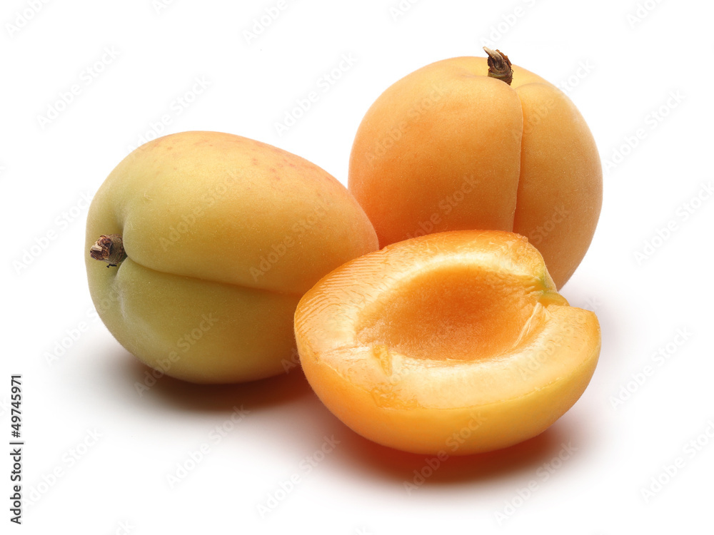 Fresh Apricot and Half Apricot