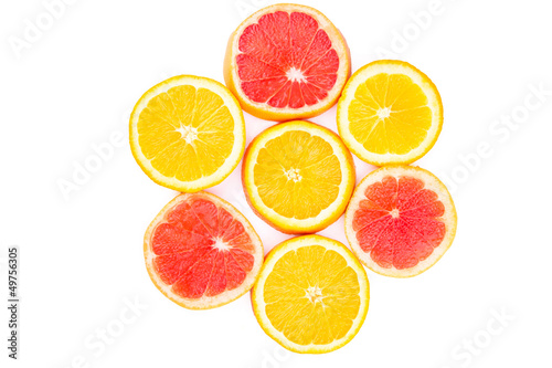 Orange and grapefruit slices in form of a flower