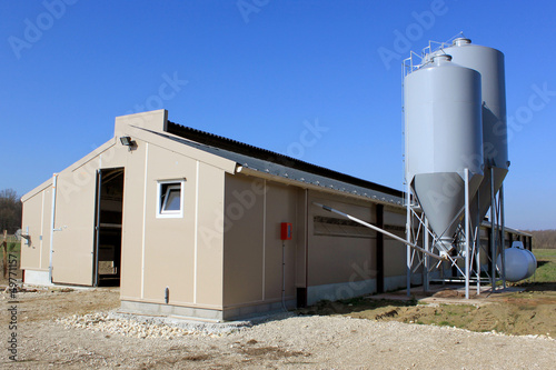 Fotografie hangar pour élevage de poulets