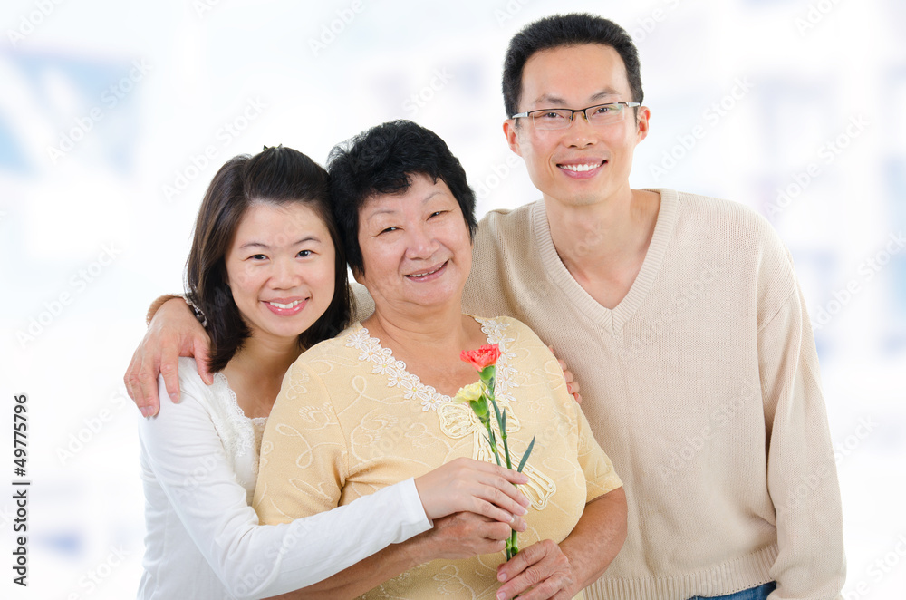 © WONG SZE FEI - Mother's day at home. © WONG SZE FEI - Mother's day at home.