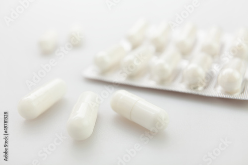 pills white