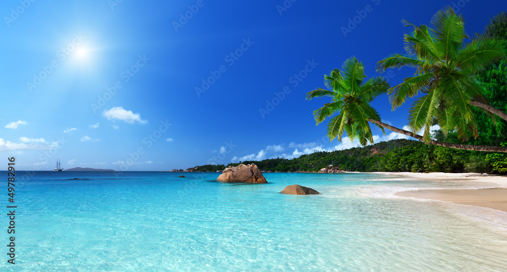 Anse Lazio beach at Praslin island, Seychelles - obrazy, fototapety, plakaty 