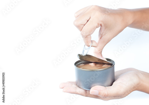 Open tuna can