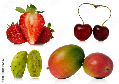 Fototapeta Naklejka Na Ścianę i Meble -  fresh fruits over a white background