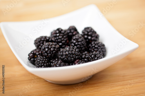 Blackberries in a small bowl