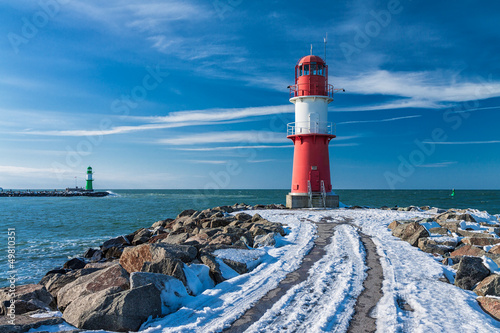 Fotografie Die Molentürme in Warnemünde im Winter.