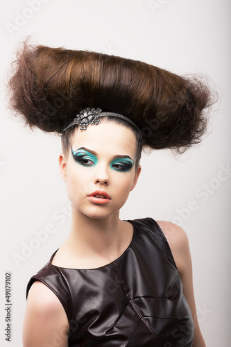 Peculiar Girl - Creative Styling. Fantastic Hairdo. High Fashion
