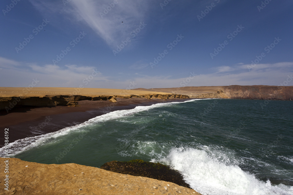 Fototapeta premium Brown beach and desert, Reserva National de Paracas, Peru