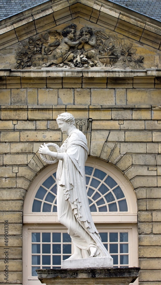 statue de la victoire, vue de profil