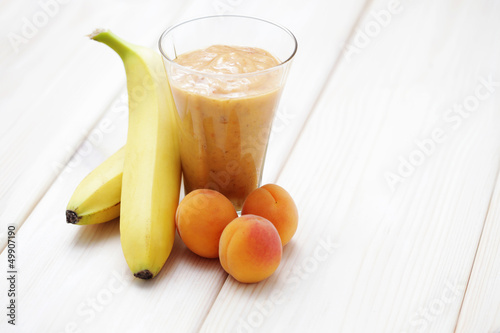 banana and apricot shake