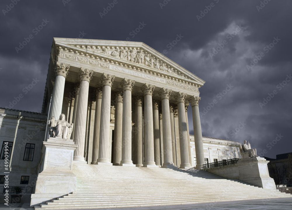 Fototapeta premium Supreme Court Washington DC Storm