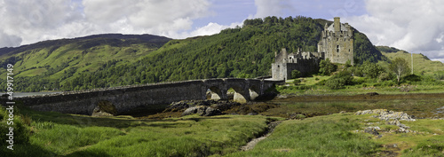 eilean donan castle in schottland