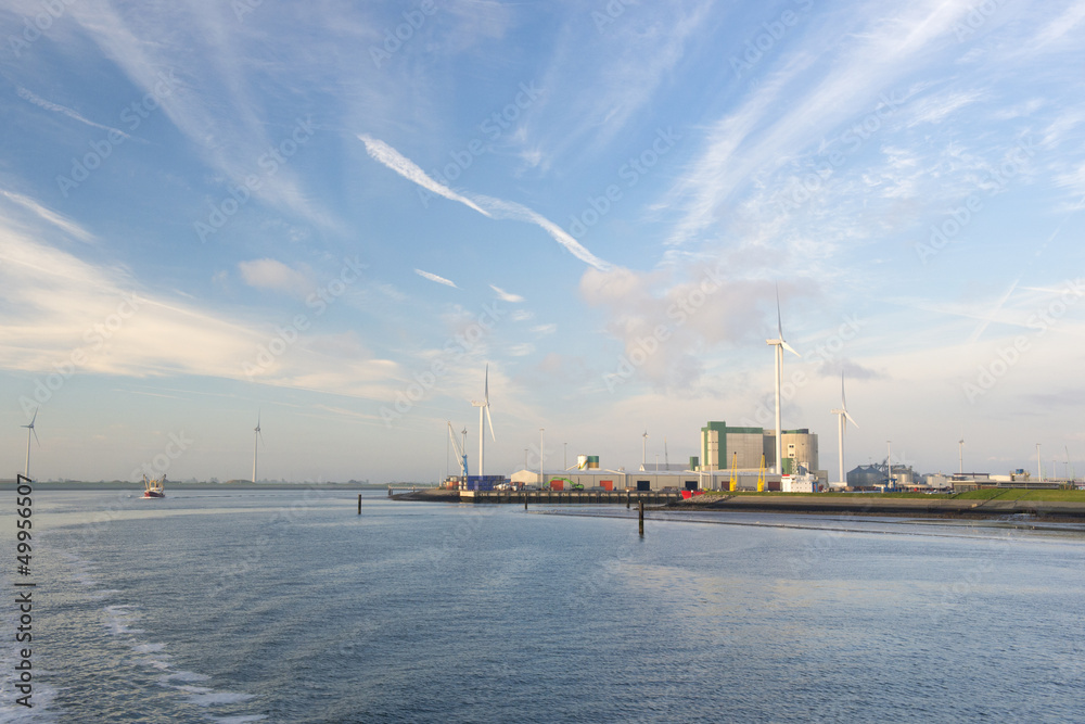 Obraz premium Industry in harbor
