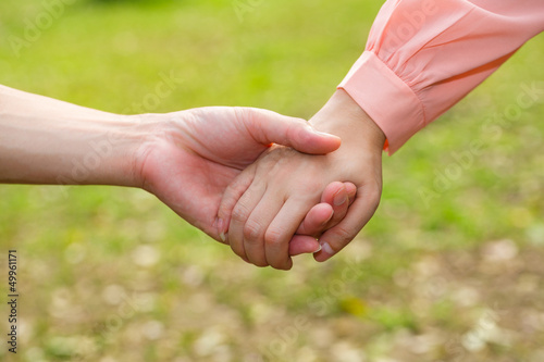 Couple hand in hand, love concept © Patrick Foto