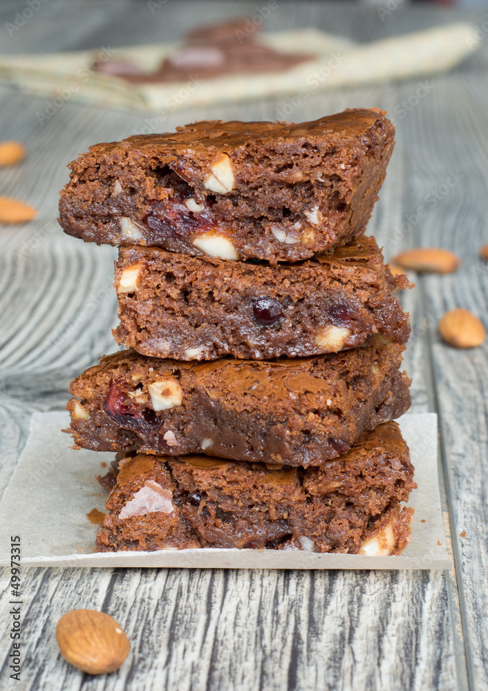 Chocolate brownies with almonds
