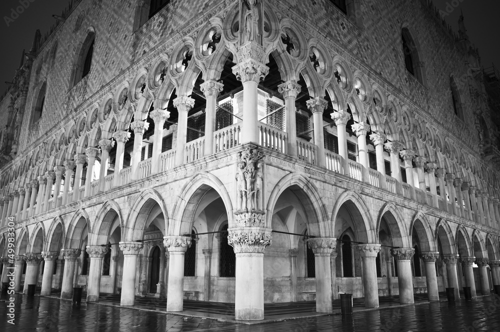 Venice, Italy: Doges Palace during night