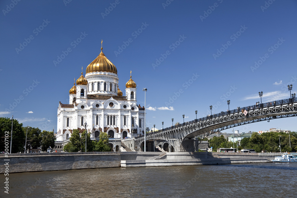 Orthodox Church in Moscow and the bridge
