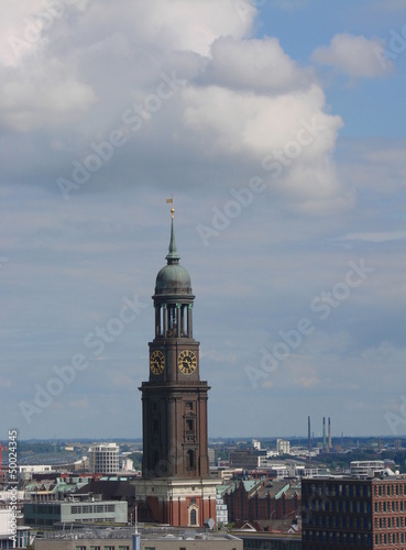 Hamburg-Wahrzeichen-Sankt-Michaelis photo