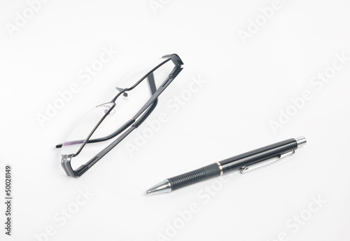 okulary i długopis