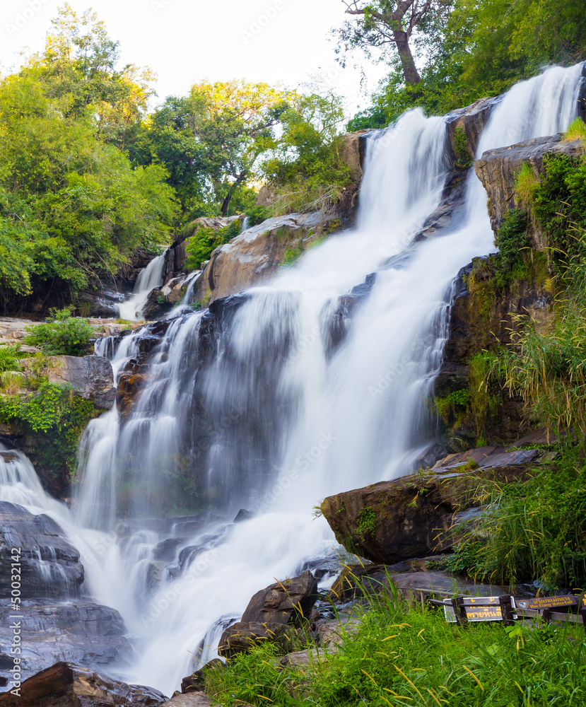 Obraz premium Mae Klang waterfall