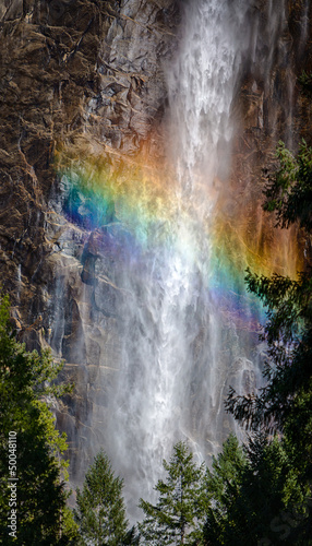 Fototapeta Naklejka Na Ścianę i Meble -  Rainbow at Bridalveil Falls
