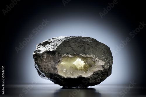 Zeolite  microporous, aluminosilicate mineral photo
