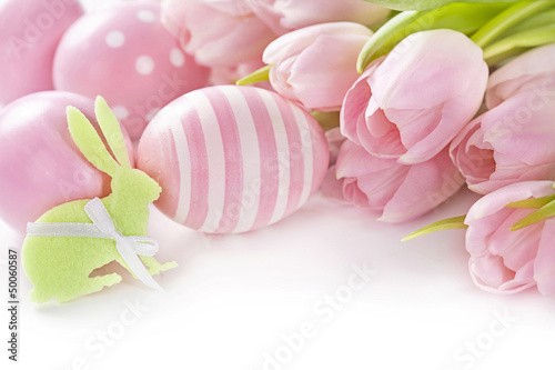 Fototapeta Naklejka Na Ścianę i Meble -  Pink easter eggs and tulips