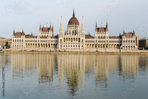 Parlement Hongrois à Budapest © Yvann K