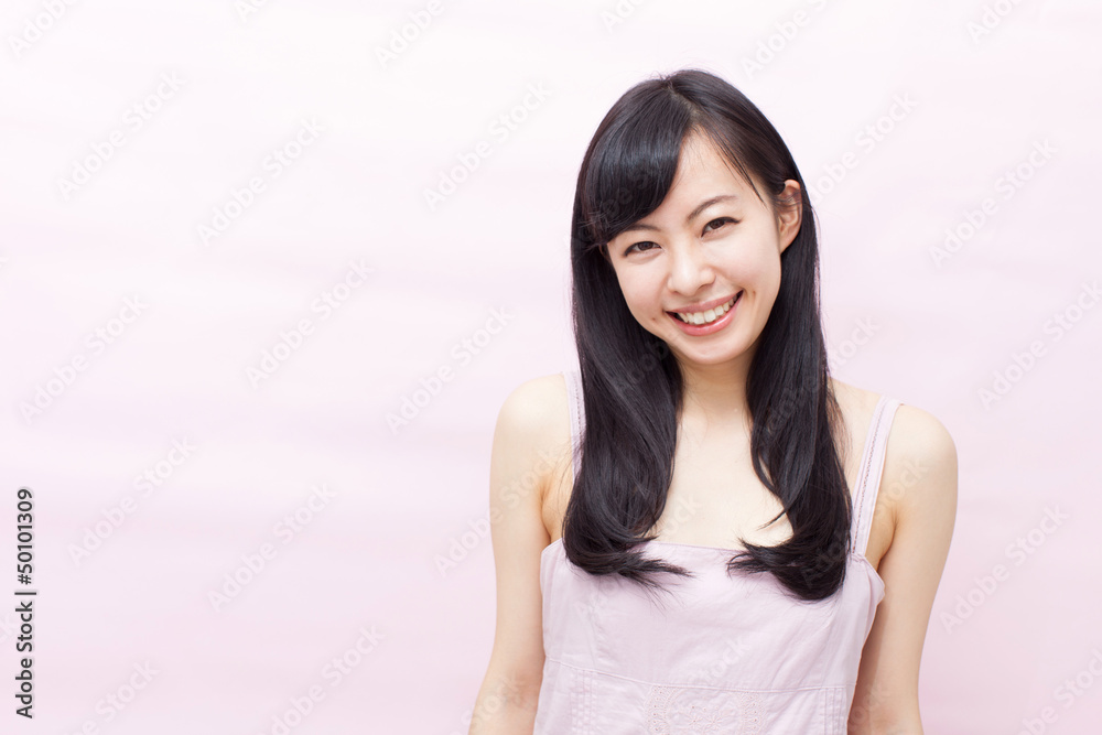 笑顔の女性 笑顔の女性