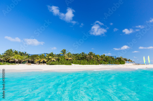 Tropical Island © EpicStockMedia