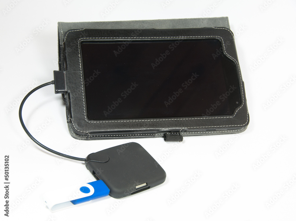 Tablet computer with a USB hub Tablet computer with a USB hub