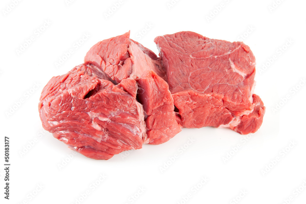 viande cru de boeuf isolé sur fond blanc