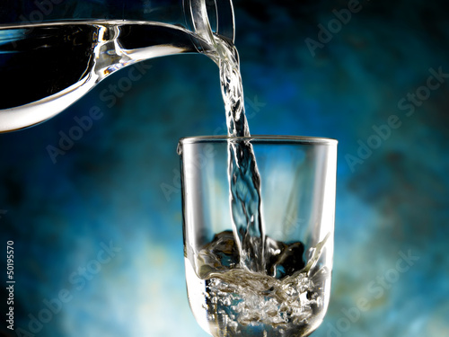 acqua versata photo