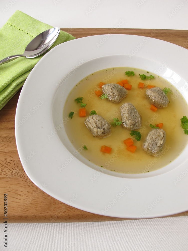 Suppe mit Leberknödeln Suppe mit Leberknödeln
