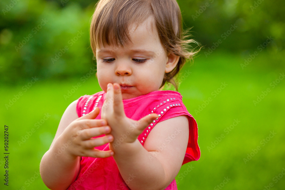 little girl counting her fingers little girl counting her fingers
