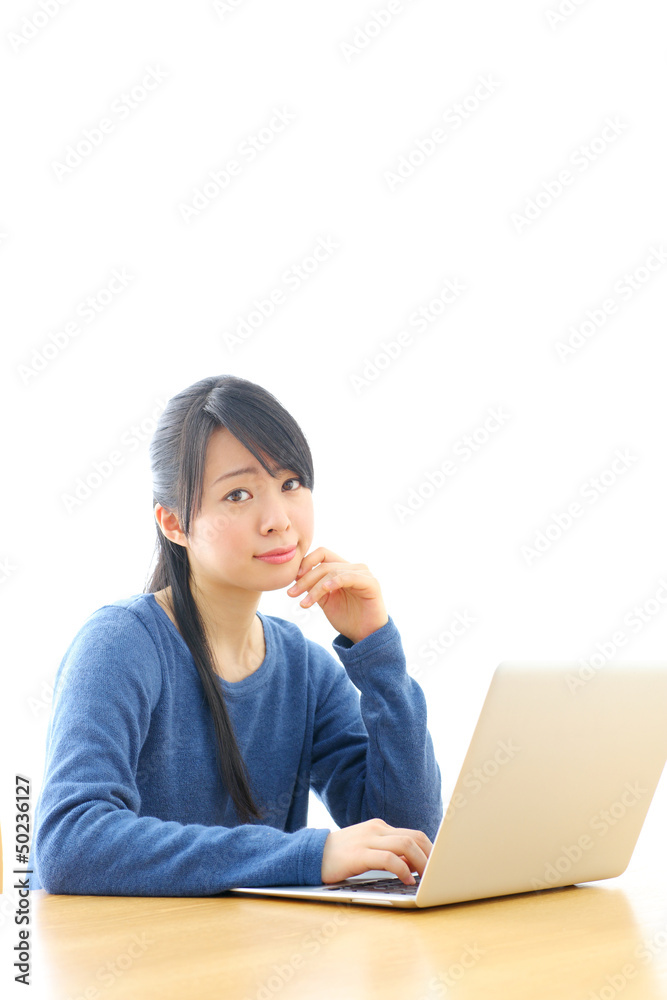 ノートパソコン・悩む・女の子 ノートパソコン・悩む・女の子
