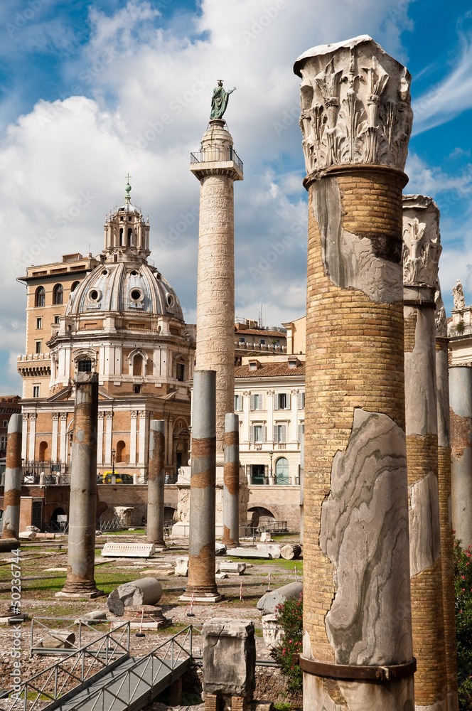 Fori Imperiali - Column detail background Colonna trajana and Ch